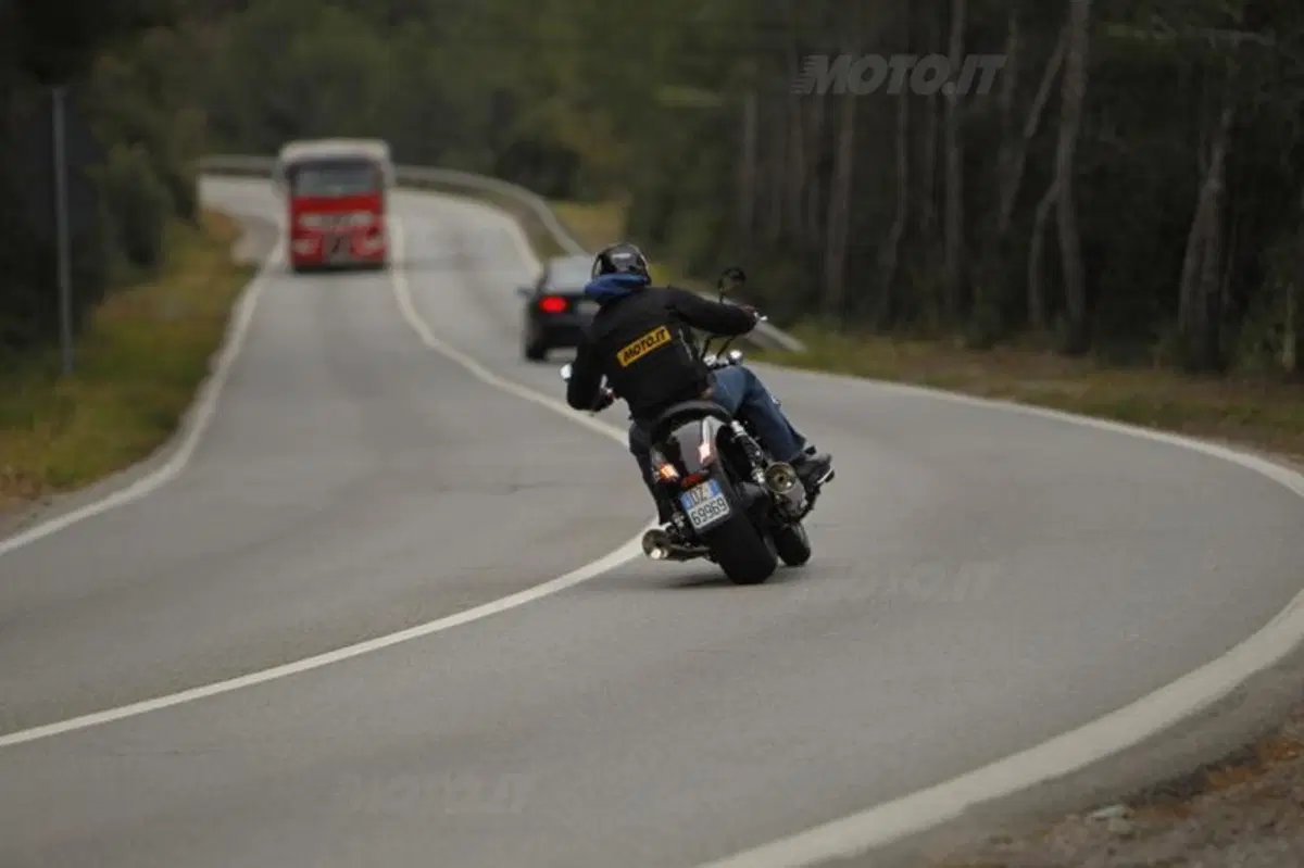 Moto Guzzi California Custom 1400 (12)