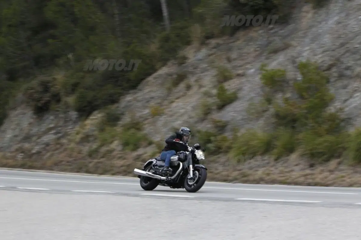Moto Guzzi California Custom 1400 (13)