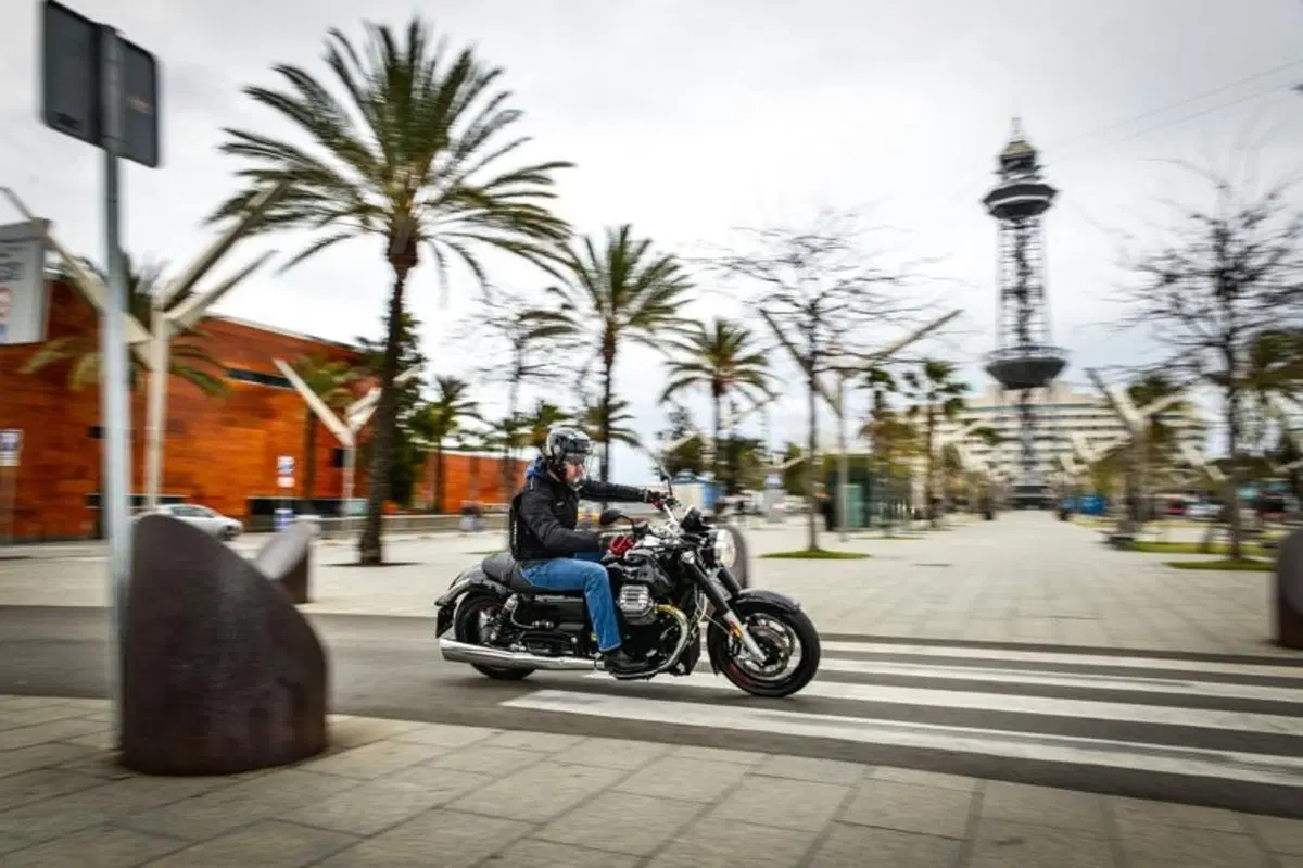 Moto Guzzi California Custom 1400 (14)