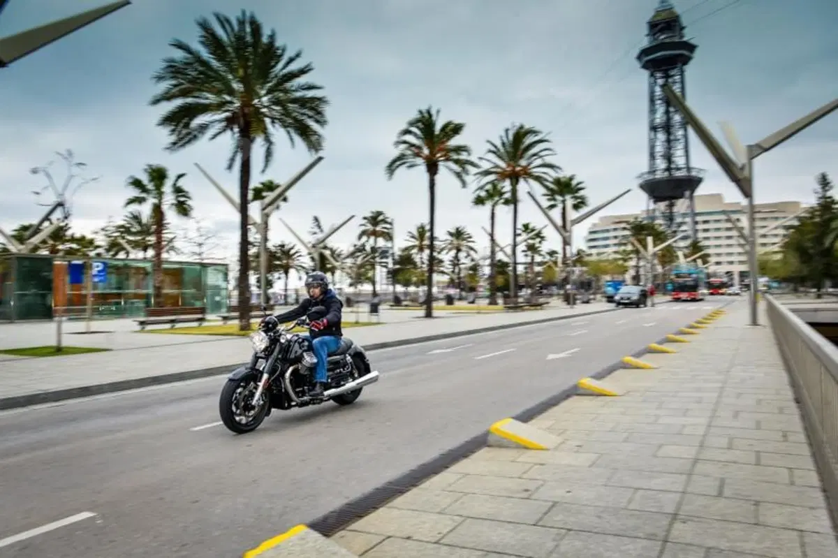 Moto Guzzi California Custom 1400 (16)