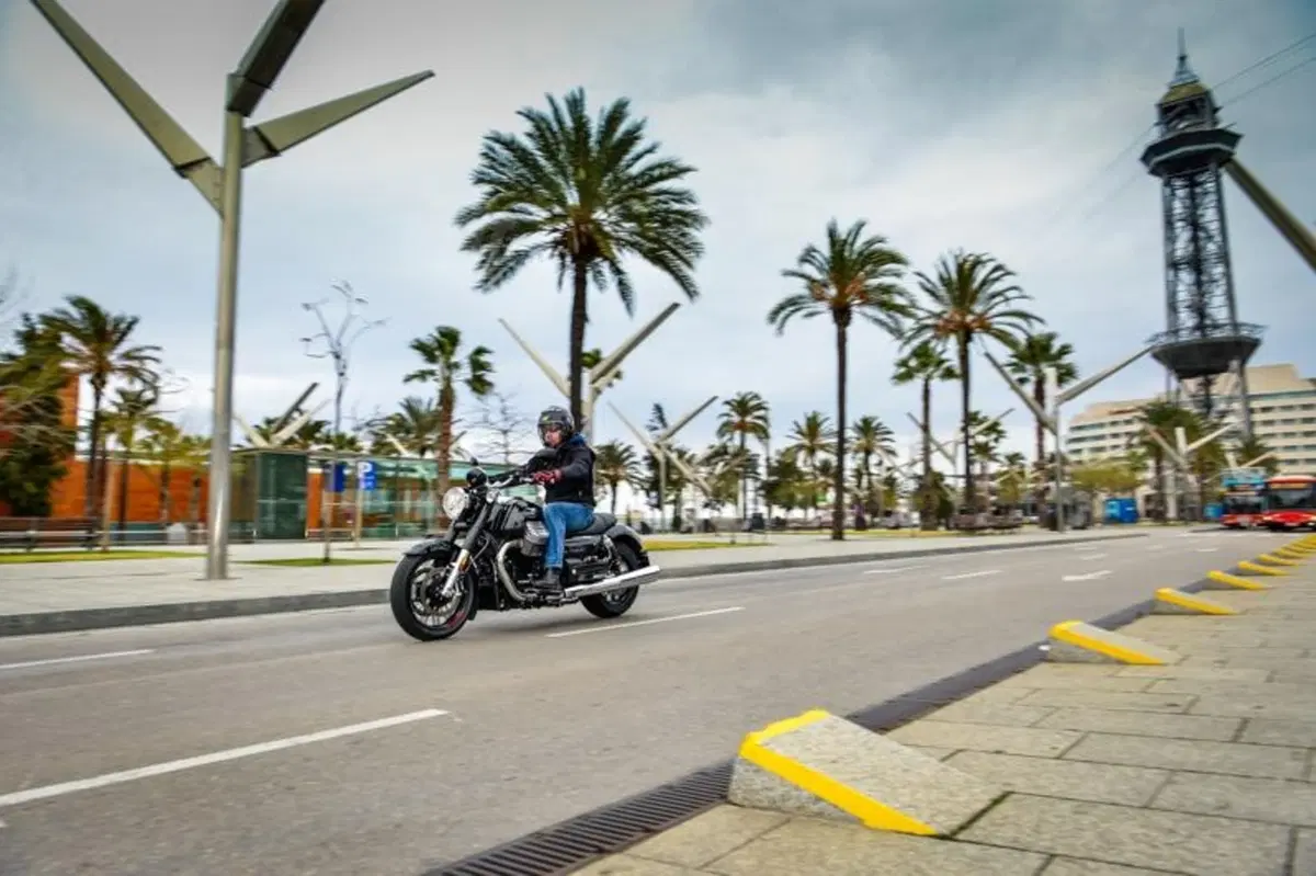 Moto Guzzi California Custom 1400 (18)