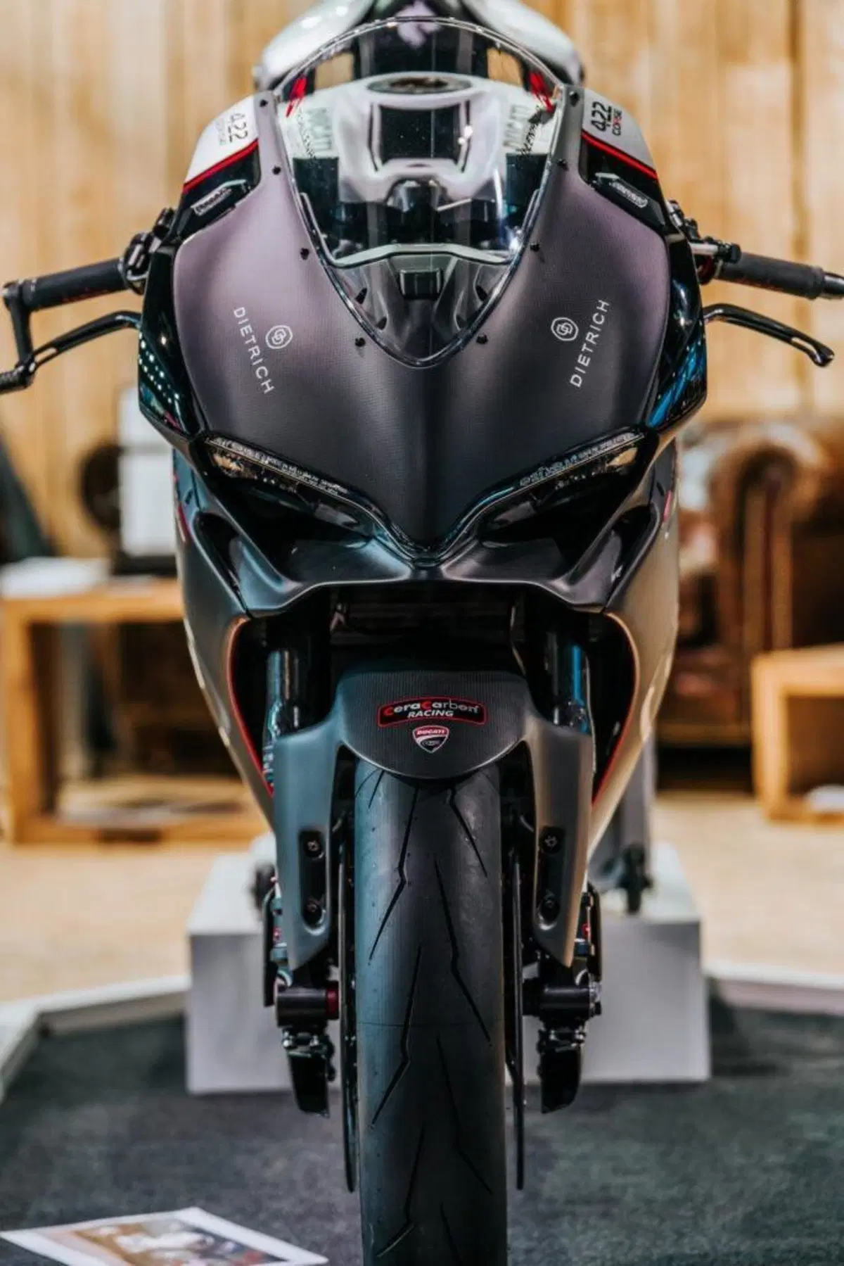 Ducati Panigale 442Corse. Guerra al peso dalla Svizzera (7)