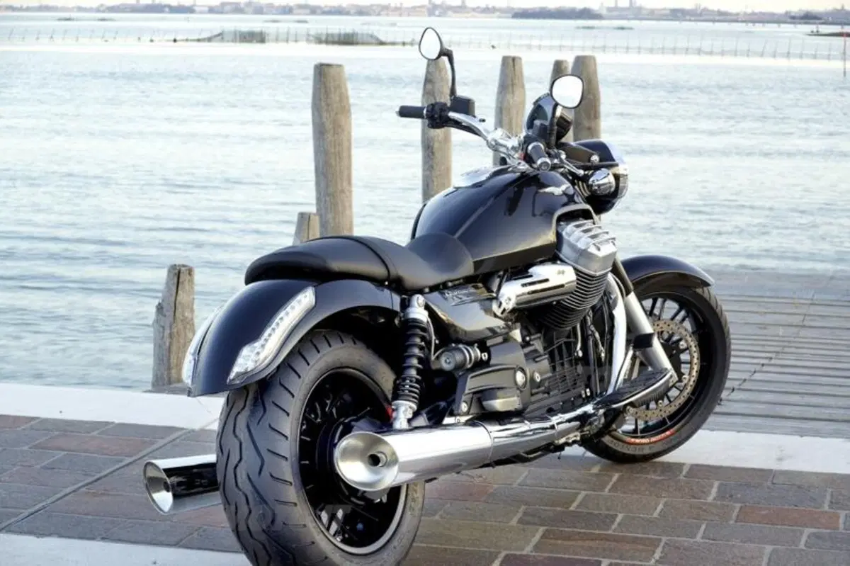 Moto Guzzi California Custom 1400 (22)
