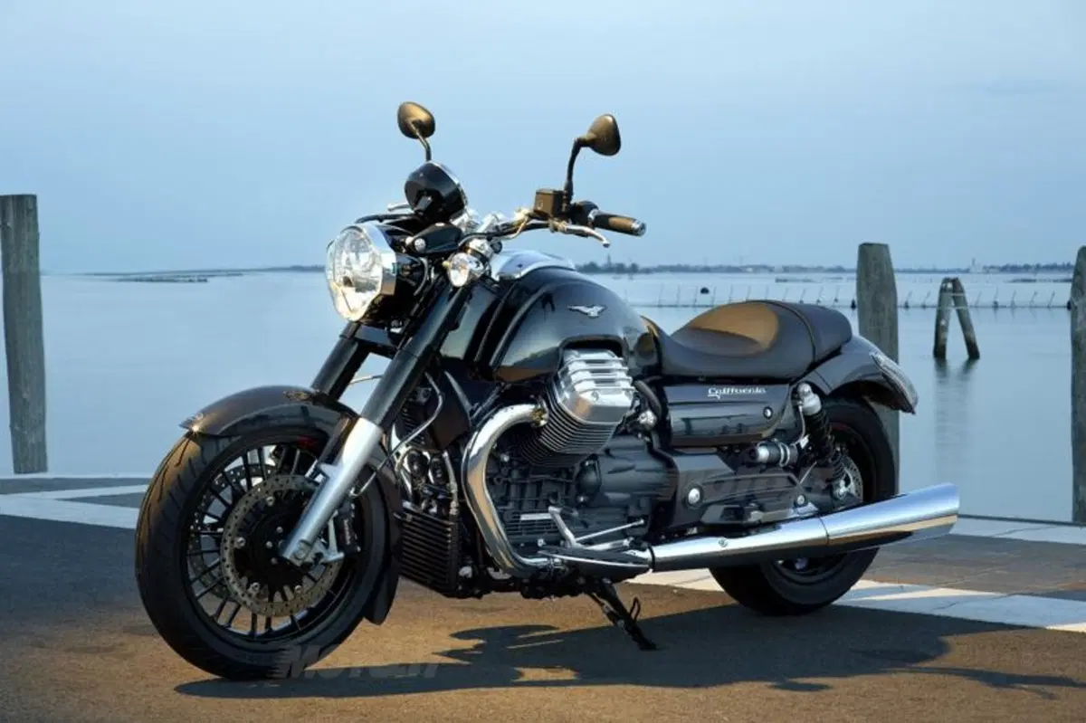 Moto Guzzi California Custom 1400 (24)