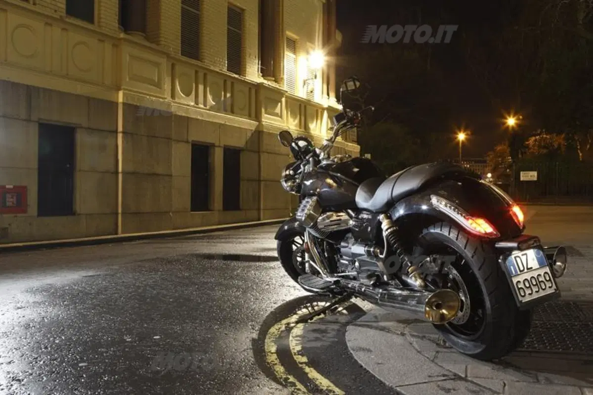 Moto Guzzi California Custom 1400 (32)