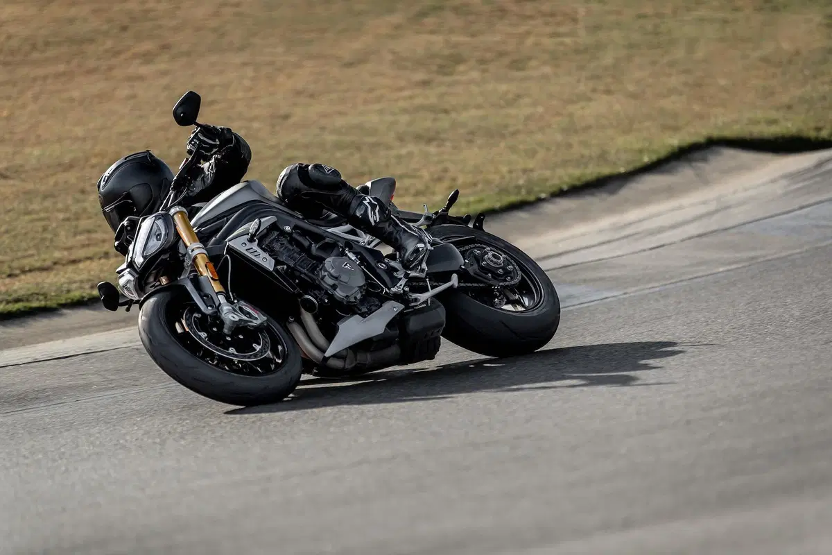 Triumph Speed Triple 1200 RS: tutti i dati e le immagini (12)