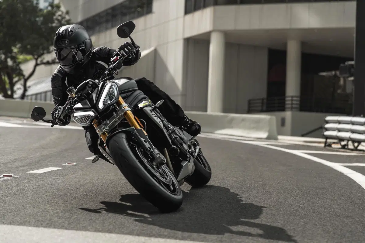 Triumph Speed Triple 1200 RS: tutti i dati e le immagini (16)