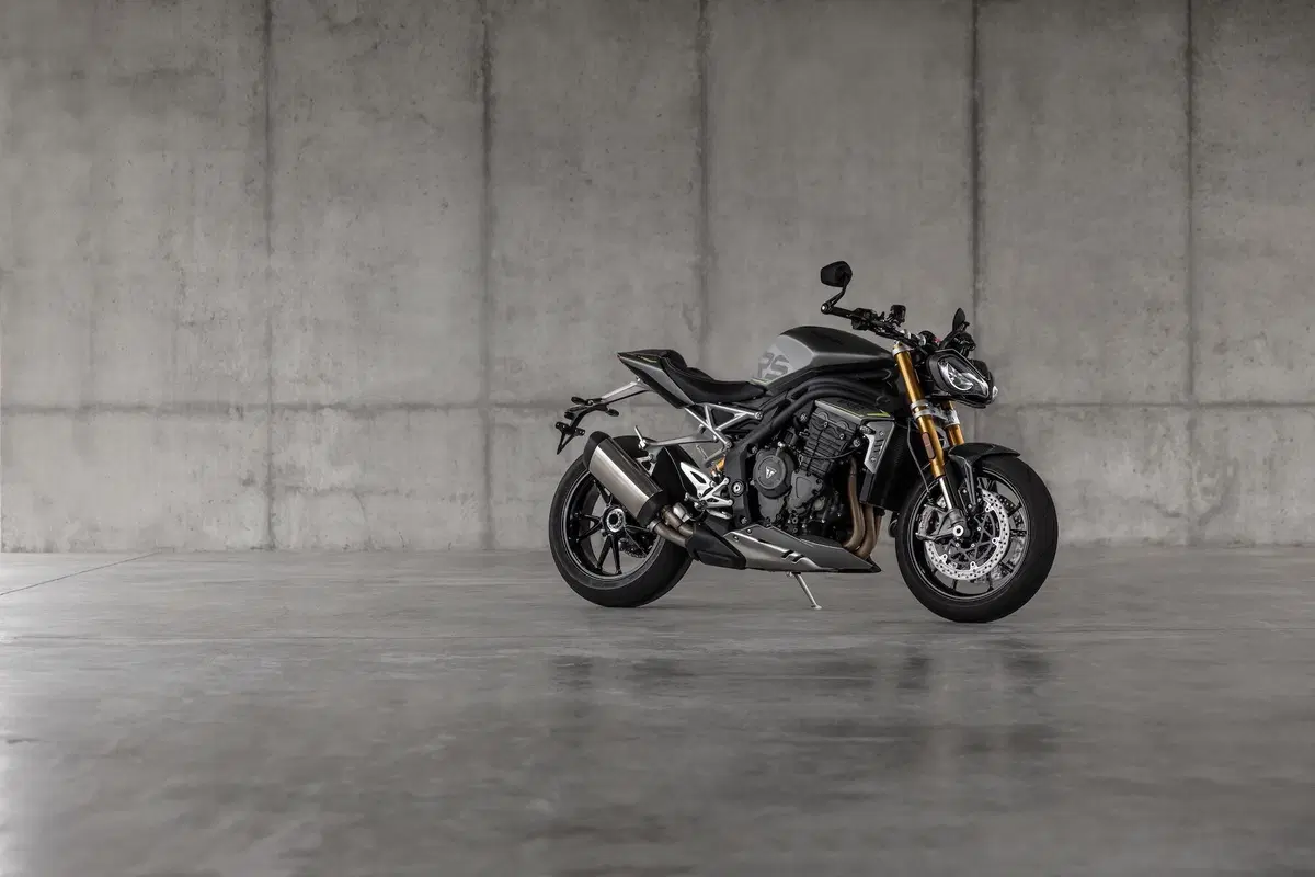 Triumph Speed Triple 1200 RS: tutti i dati e le immagini (18)