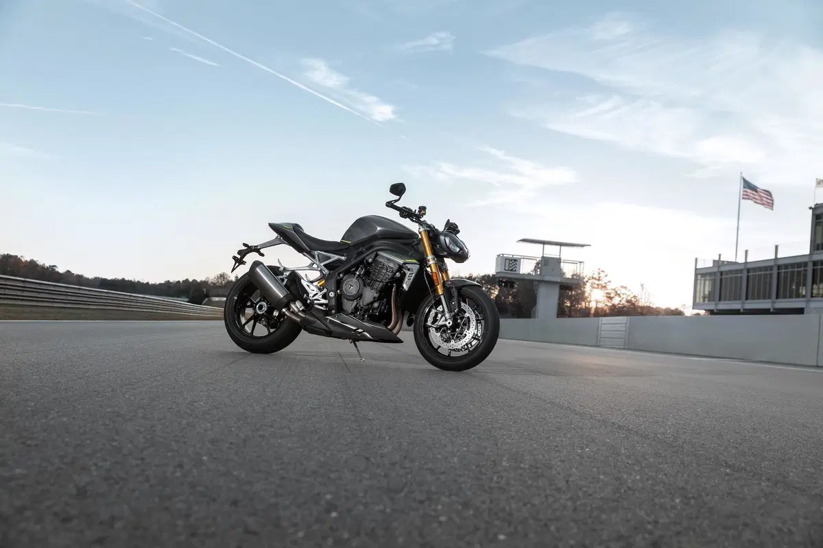 Triumph Speed Triple 1200 RS: tutti i dati e le immagini (19)