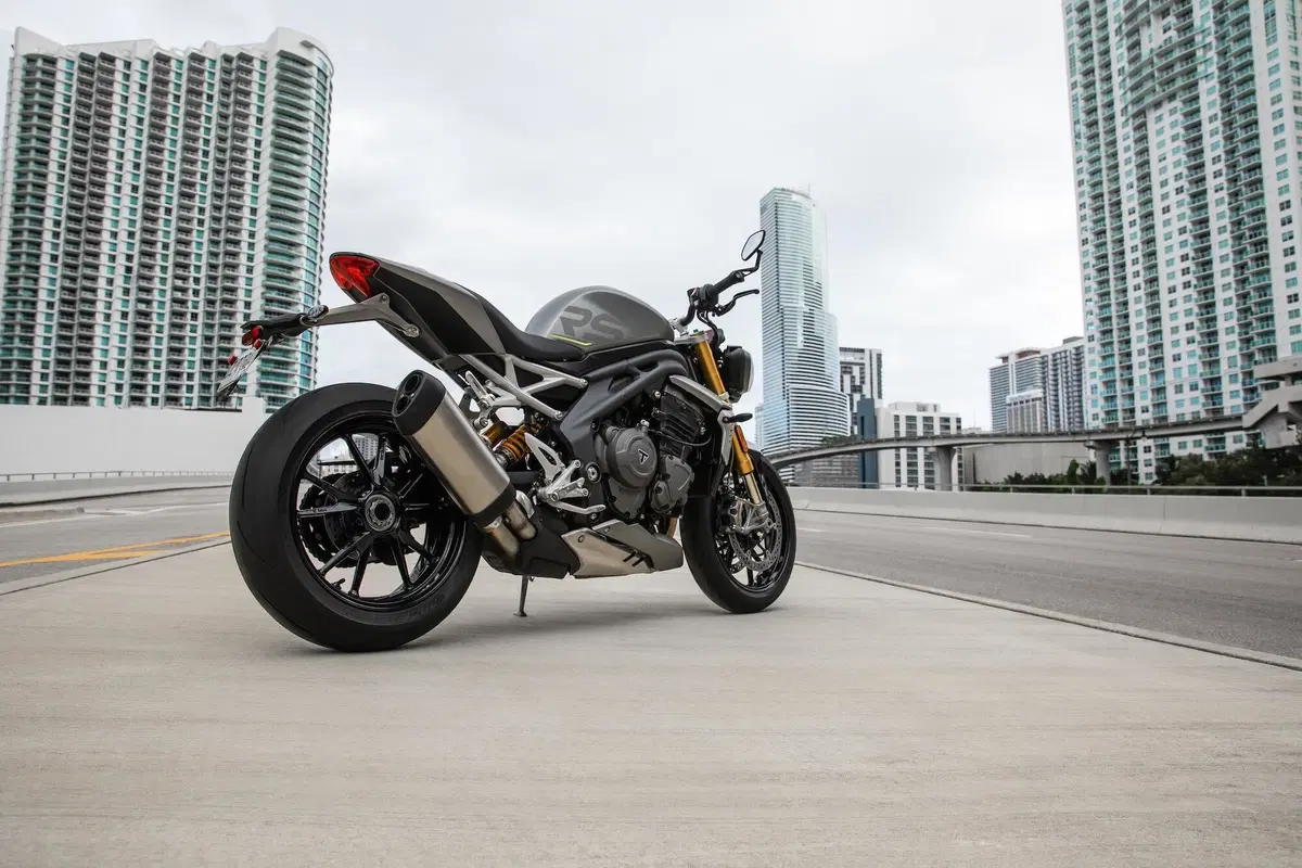 Triumph Speed Triple 1200 RS: tutti i dati e le immagini (22)