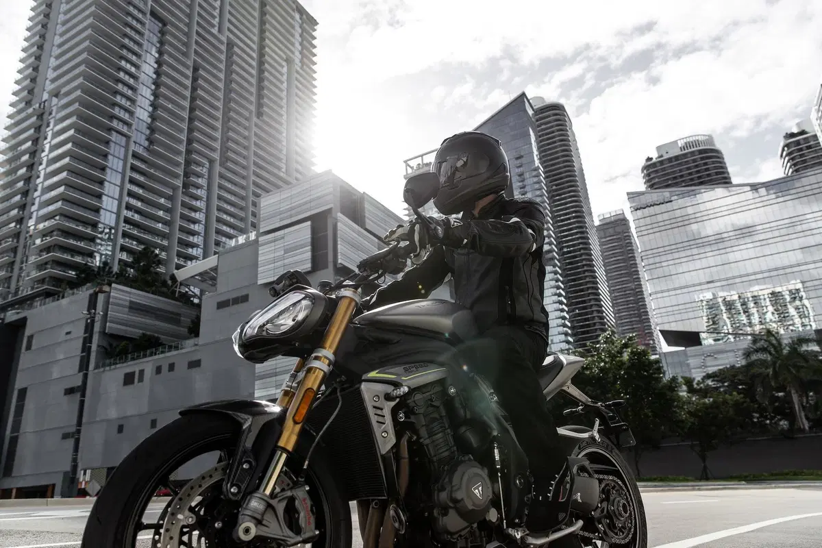 Triumph Speed Triple 1200 RS: tutti i dati e le immagini (26)