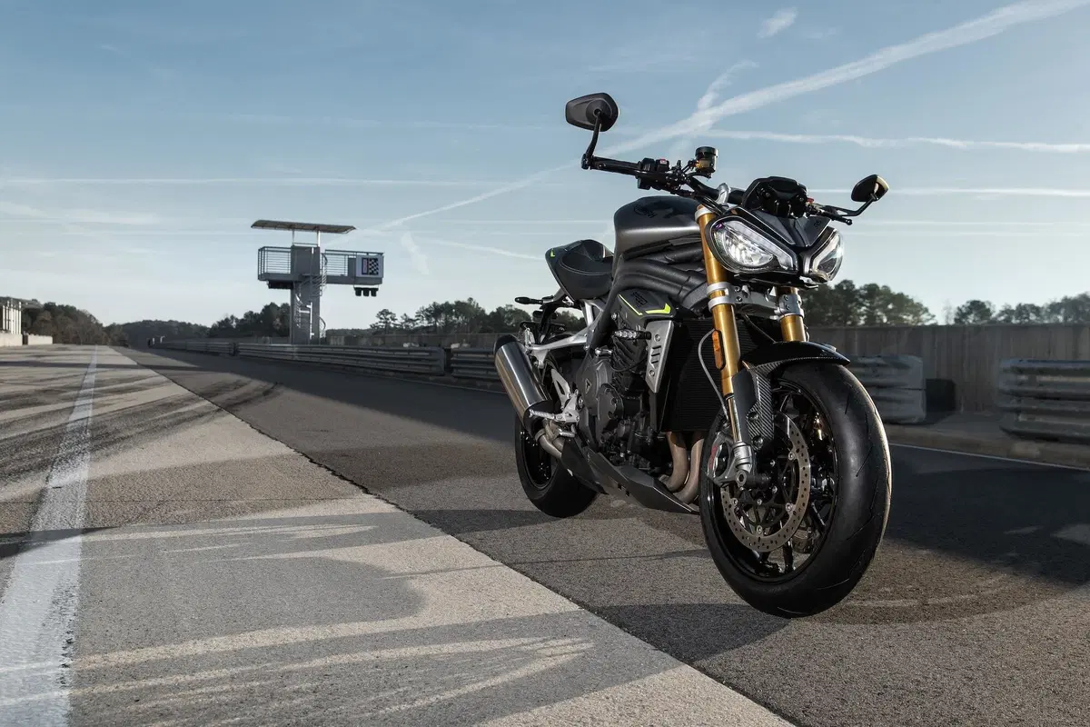 Triumph Speed Triple 1200 RS: tutti i dati e le immagini (27)