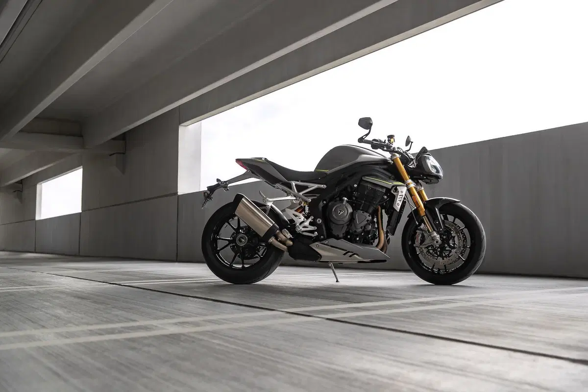 Triumph Speed Triple 1200 RS: tutti i dati e le immagini (28)