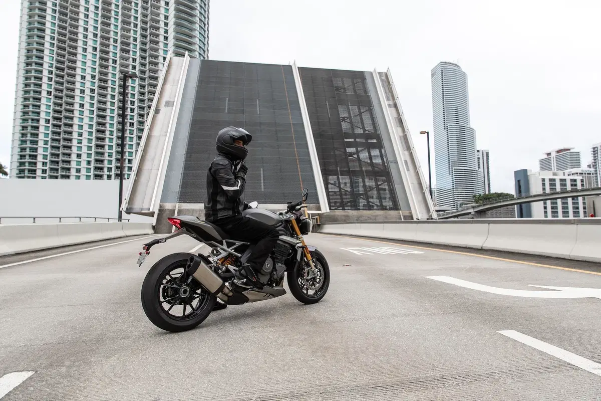 Triumph Speed Triple 1200 RS: tutti i dati e le immagini (29)