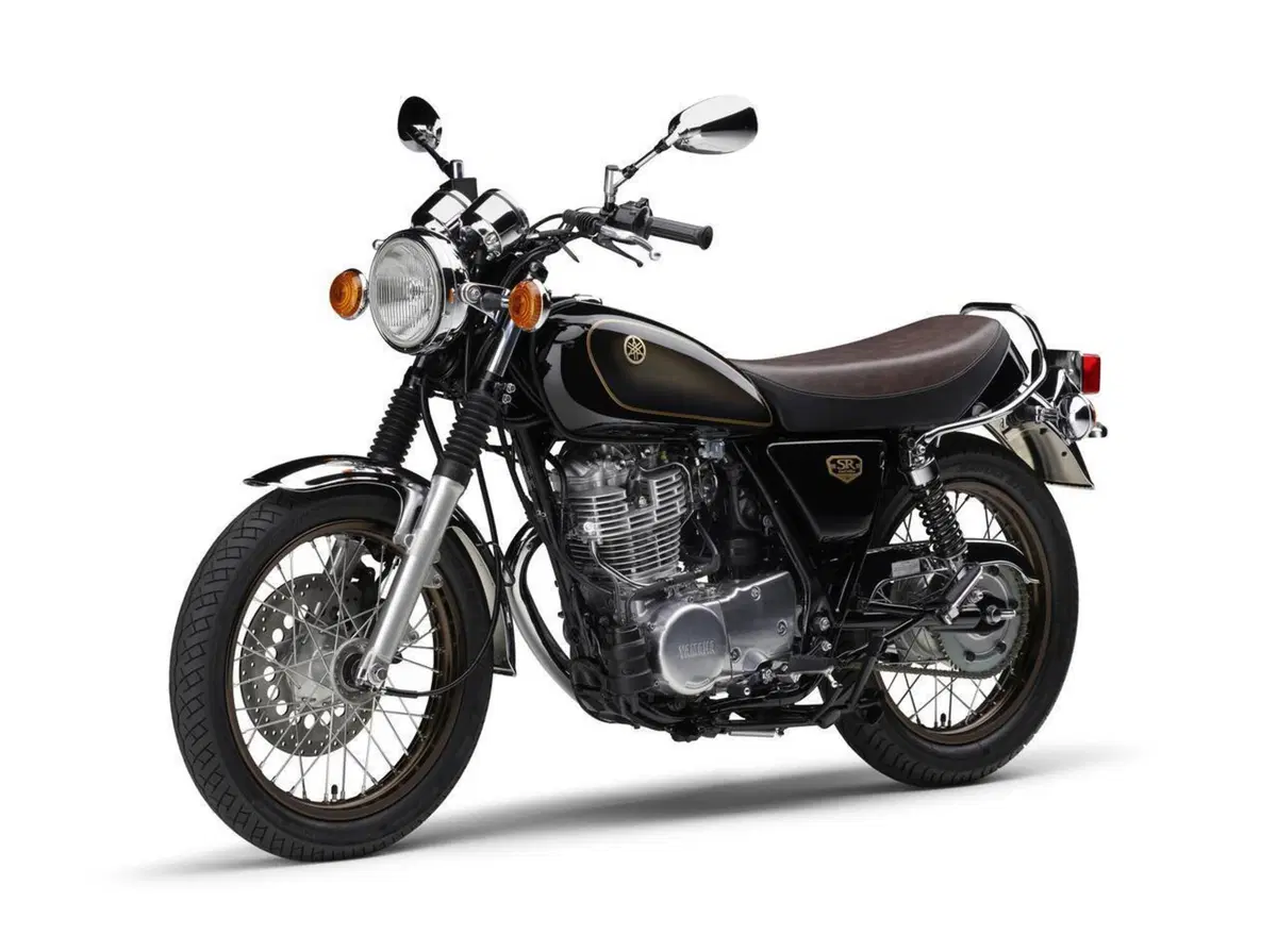 Yamaha SR 400 Final Edition: 43 anni di moto leggendarie (2)