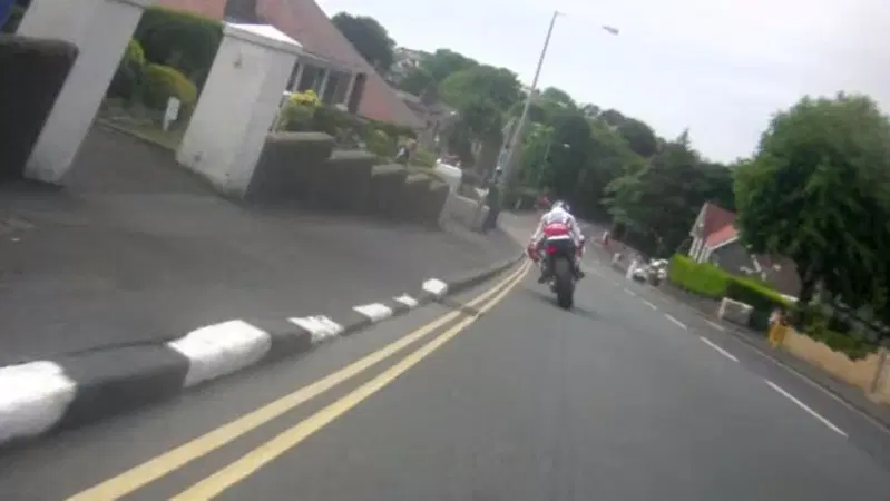Il giro record di Michael Dunlop al TT 2016