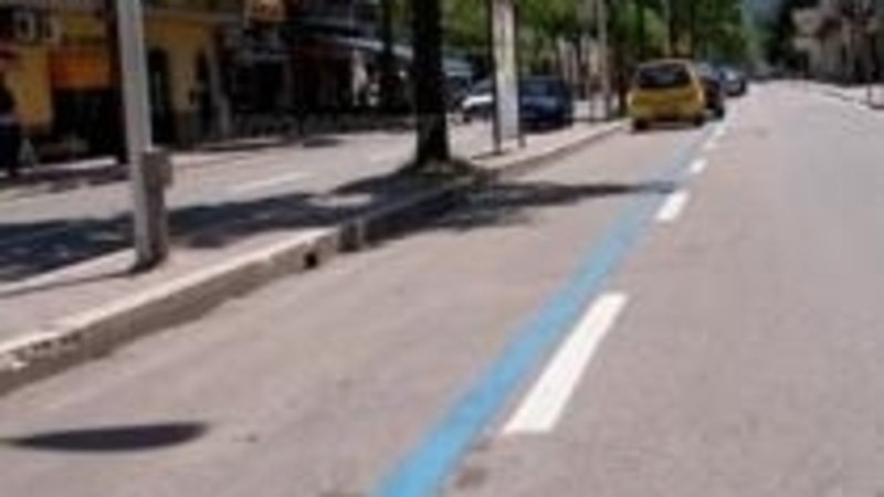 Strisce blu in periferia a Milano: come disincentivare l&rsquo;uso dei mezzi pubblici  