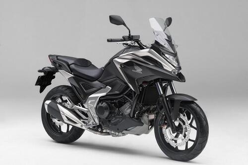 Honda NC750X, la 2021 arriverà in Giappone. Colori e prezzi (6)