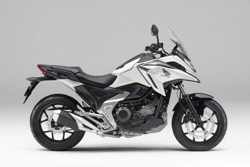 Honda NC750X, la 2021 arriverà in Giappone. Colori e prezzi (2)