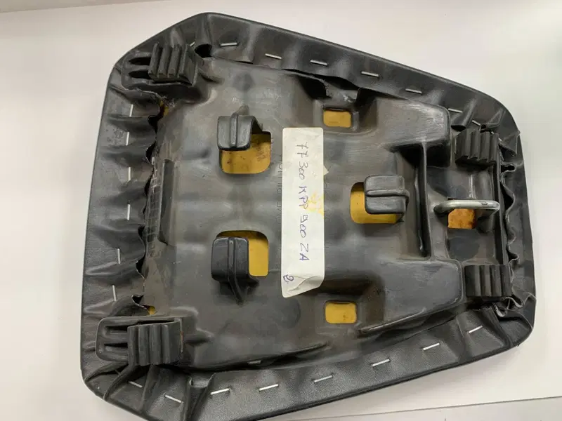 Sellino posteriore originale per Honda CBR125R (6)