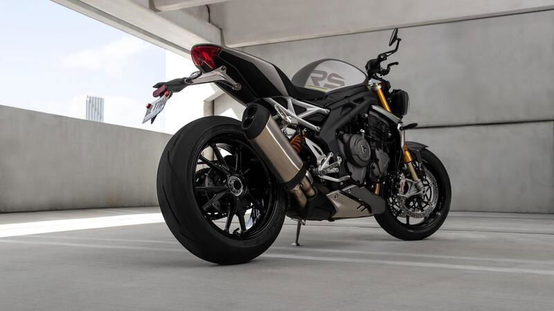 Triumph Speed Triple 1200 RS: tutti i dati e le immagini