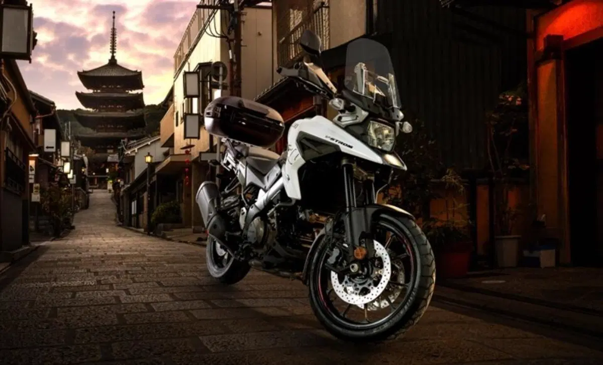 Suzuki V-Strom 1050XT V-Strom 1050 Machi (2021) (3)