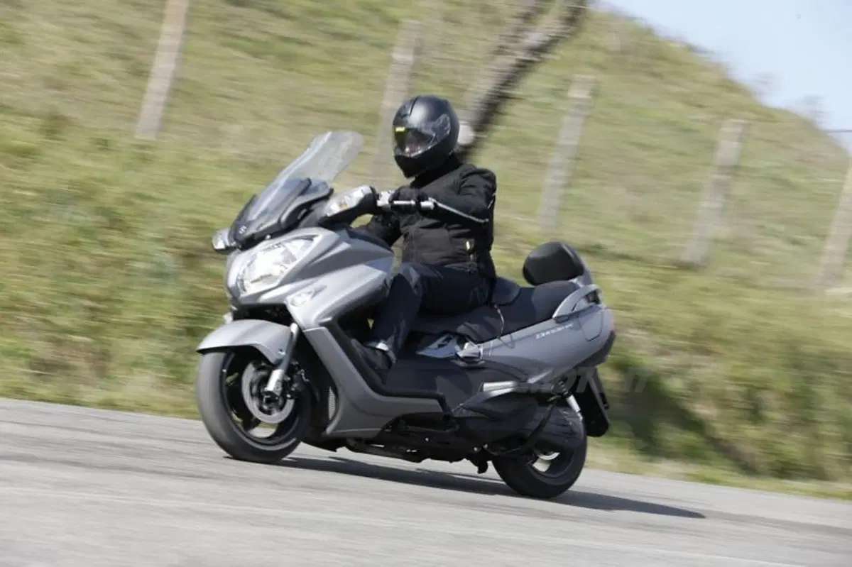 Suzuki Burgman 650 Executive  (5)