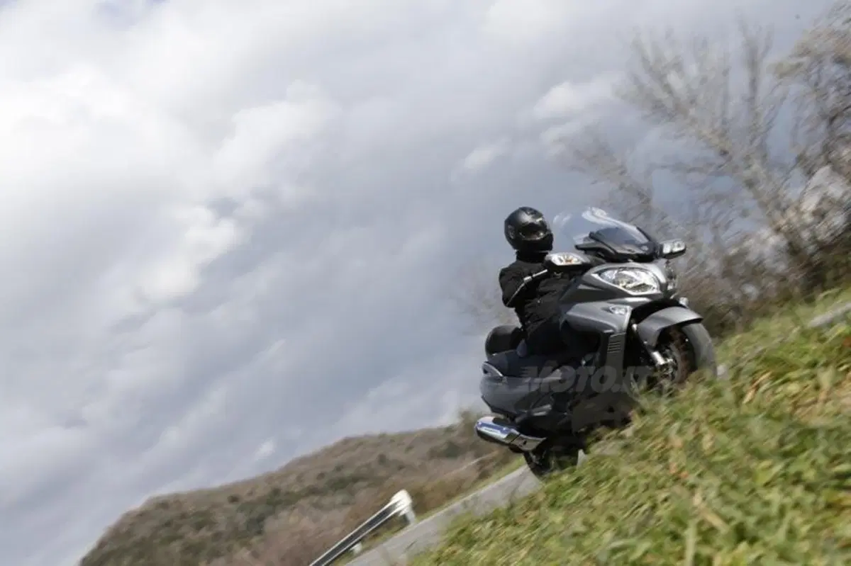 Suzuki Burgman 650 Executive  (7)