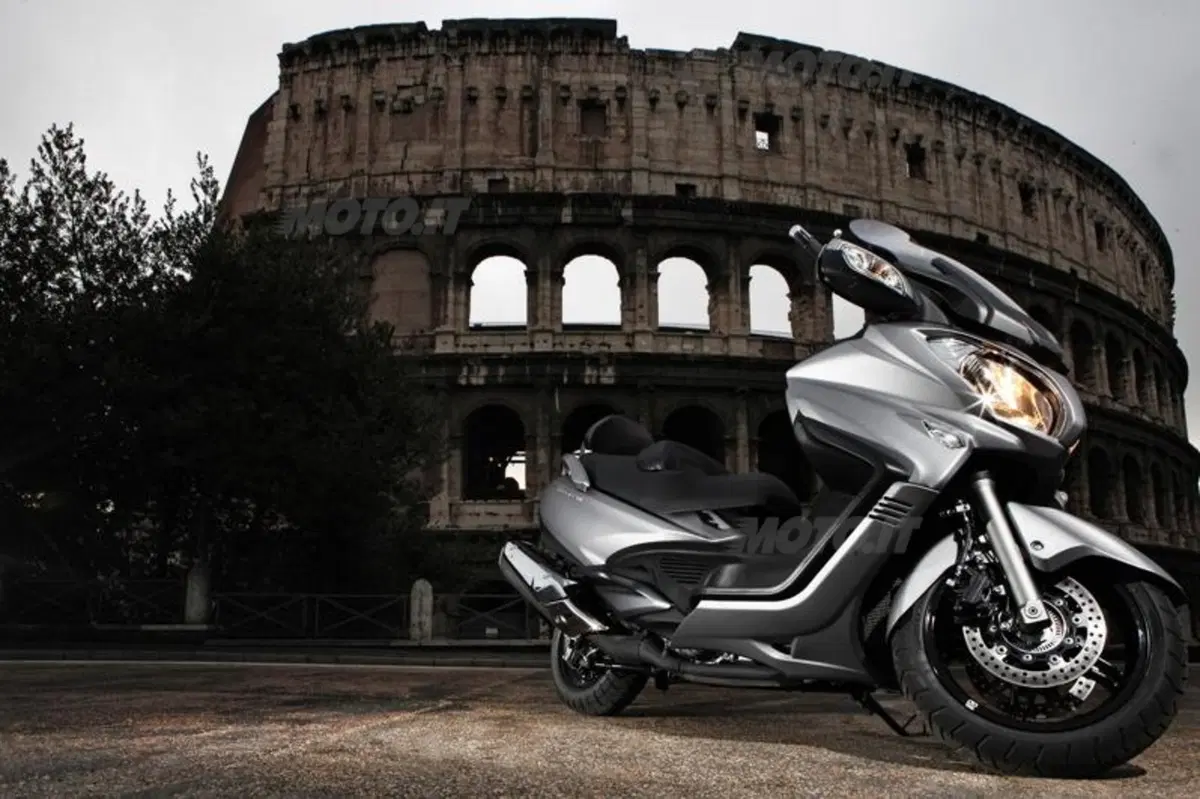 Suzuki Burgman 650 Executive  (16)