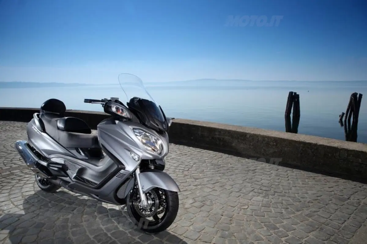 Suzuki Burgman 650 Executive  (17)