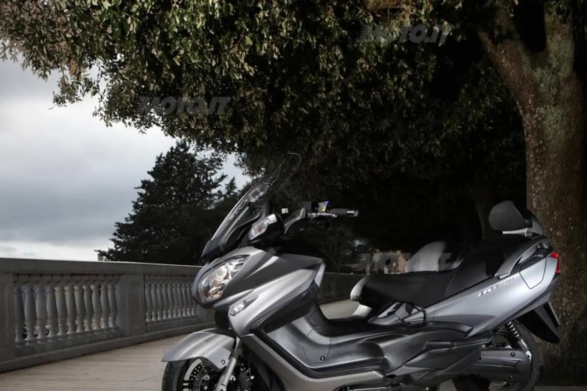 Suzuki Burgman 650 Executive  (19)