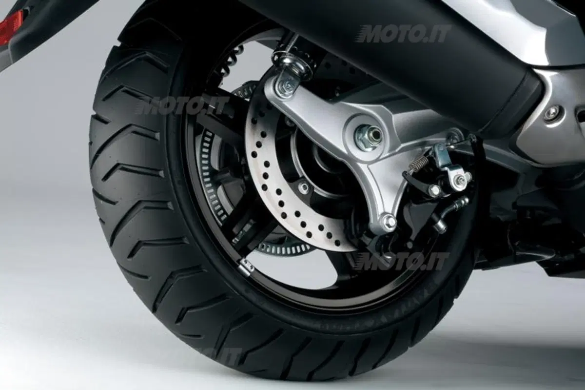 Suzuki Burgman 650 Executive  (43)