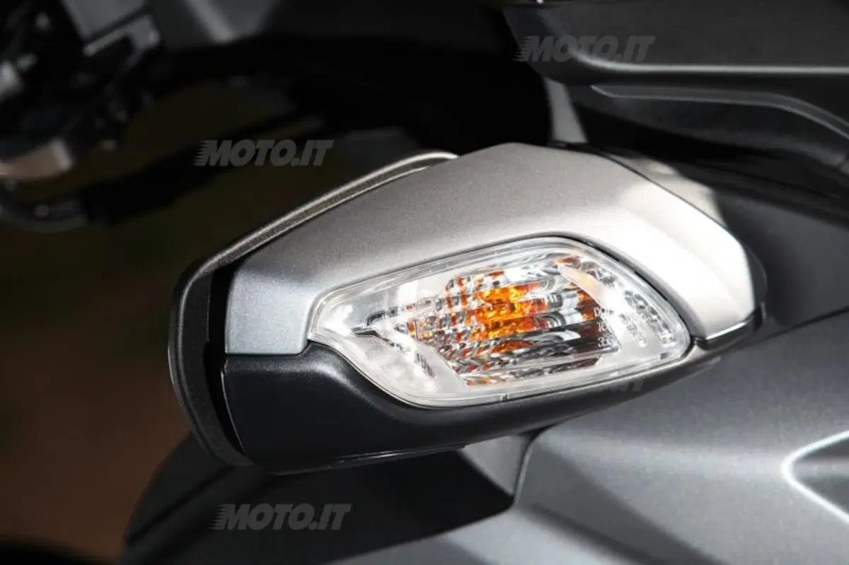 Suzuki Burgman 650 Executive  (53)