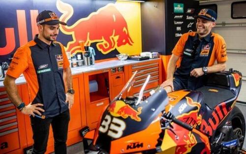 KTM MotoGP: prime foto da compagni di squadra per Brad Binder e Miguel Oliveira