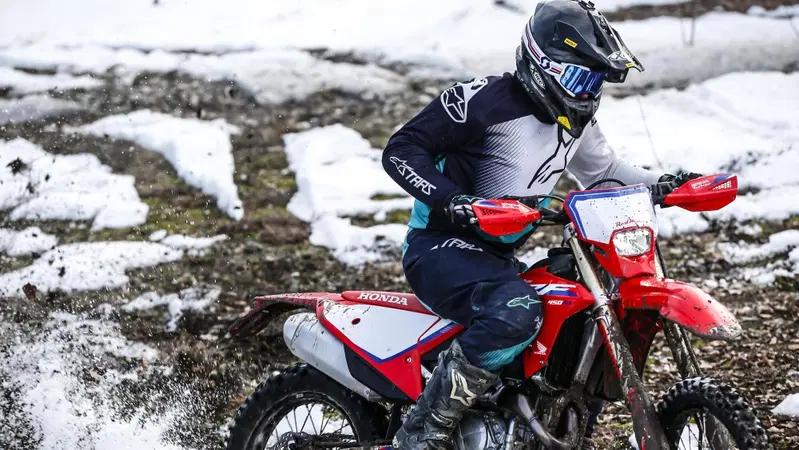 Honda CRF 450RX 2021 TEST: potentissima e con un gran telaio