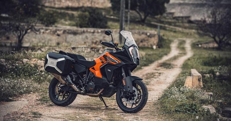 Nuova KTM 1290 Super Adventure S 2021: scheda tecnica, foto e dati