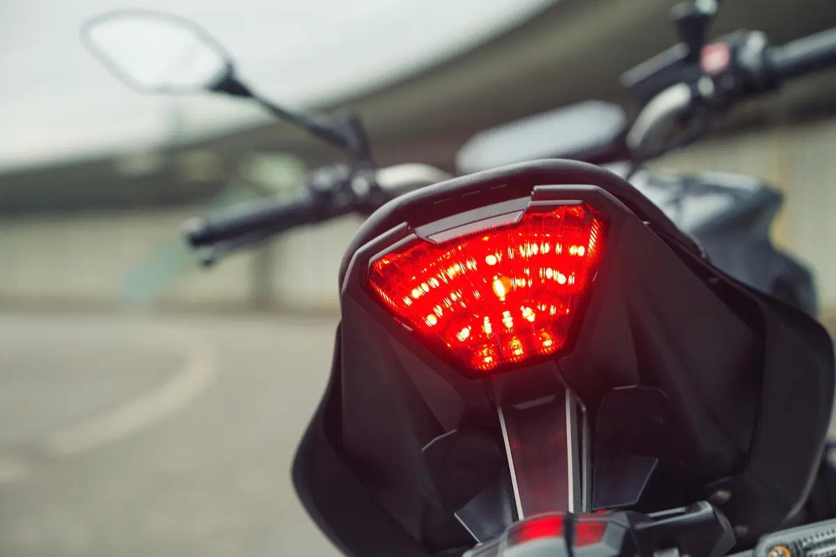 Yamaha MT-07 2021 TEST. Media brillante (4)