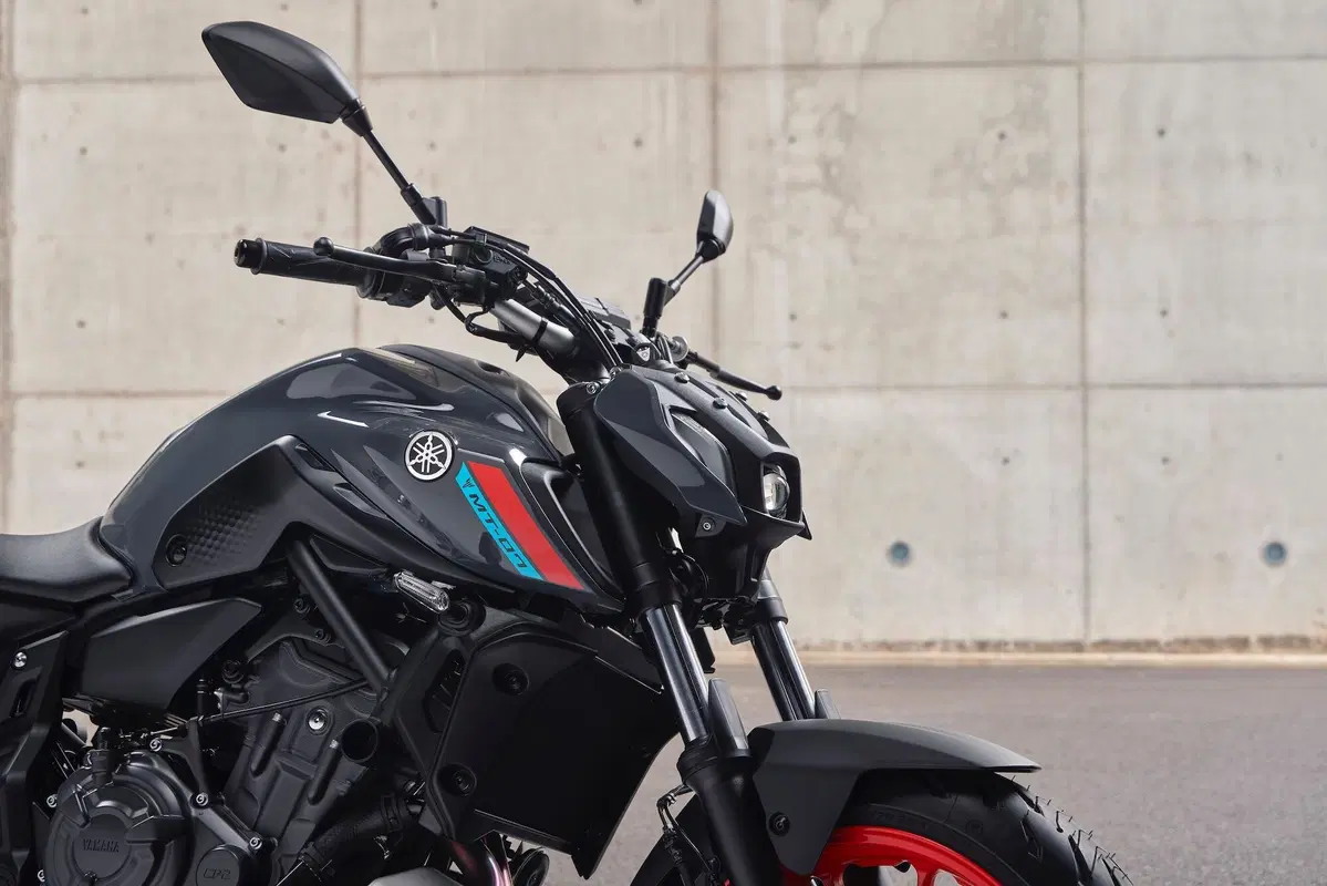 Yamaha MT-07 2021 TEST. Media brillante (2)