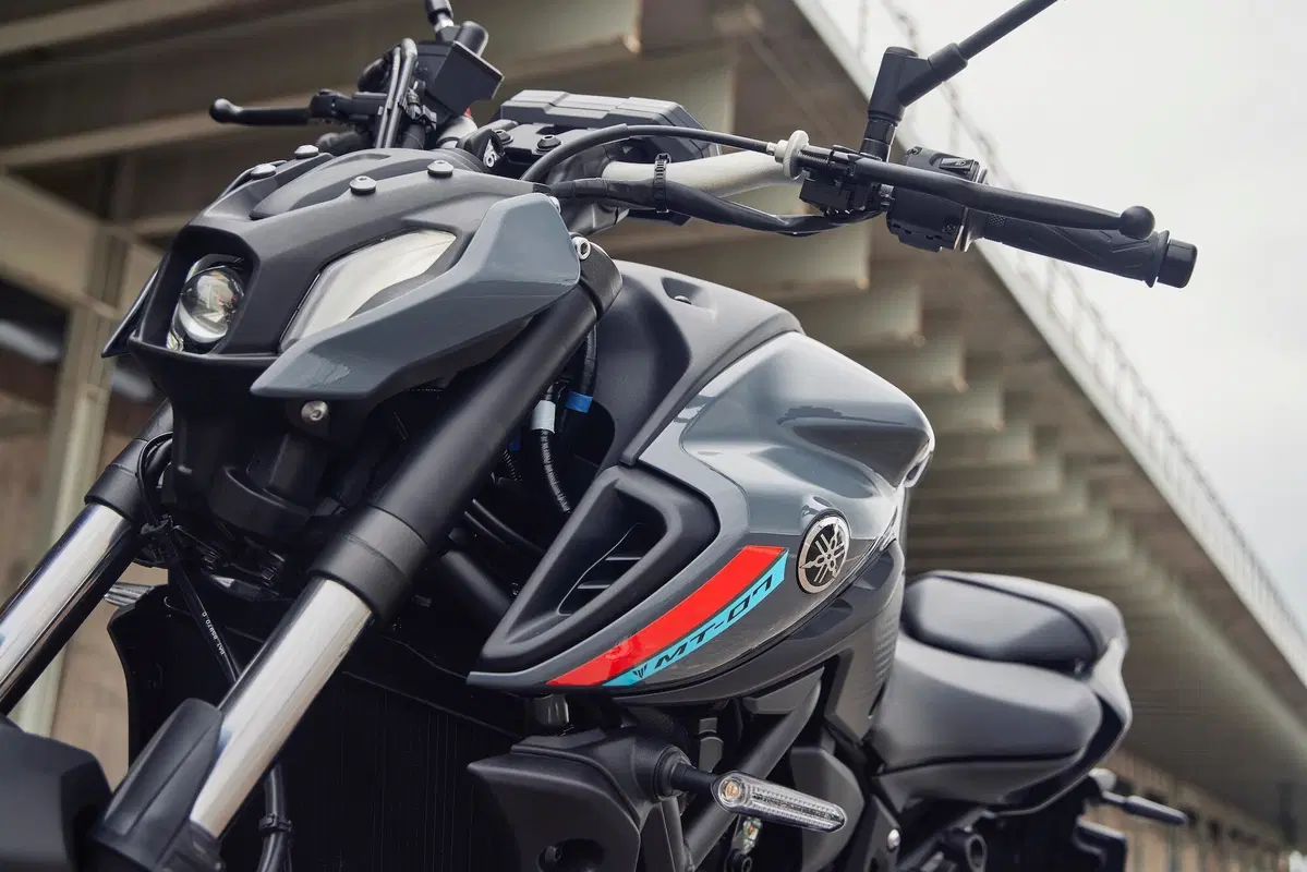 Yamaha MT-07 2021 TEST. Media brillante