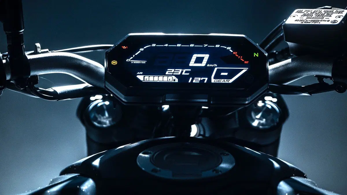 Yamaha MT-07 2021 TEST. Media brillante (19)