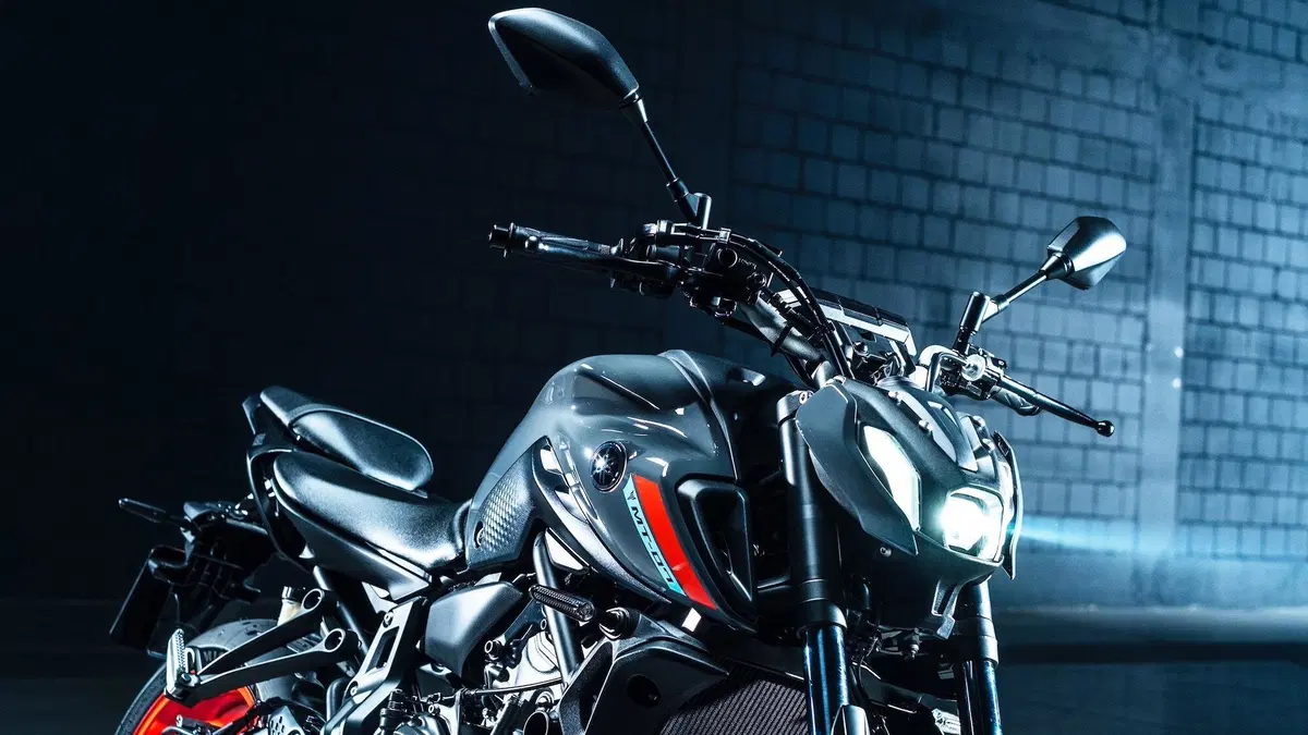 Yamaha MT-07 2021 TEST. Media brillante (20)