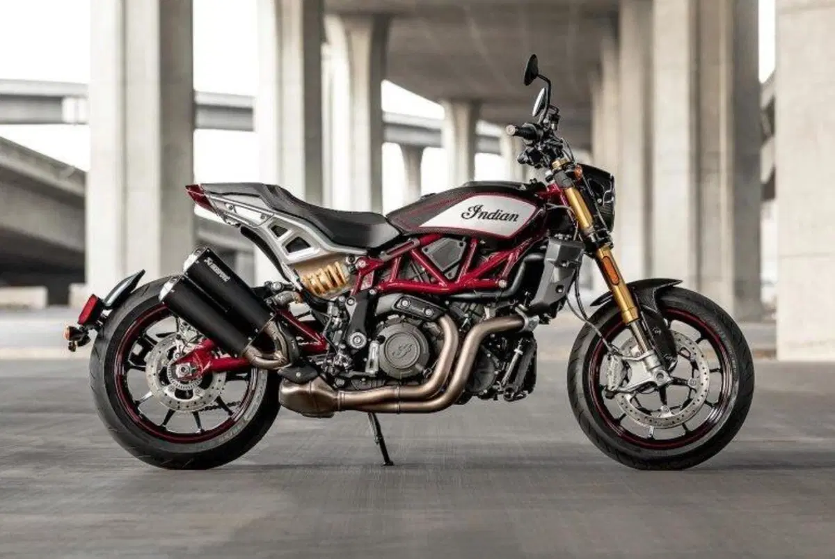 Indian FTR 1200 gamma 2021. Quattro le versioni rinnovate (4)