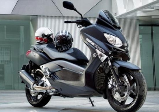 Yamaha X-MAX 250 MOMODESIGN