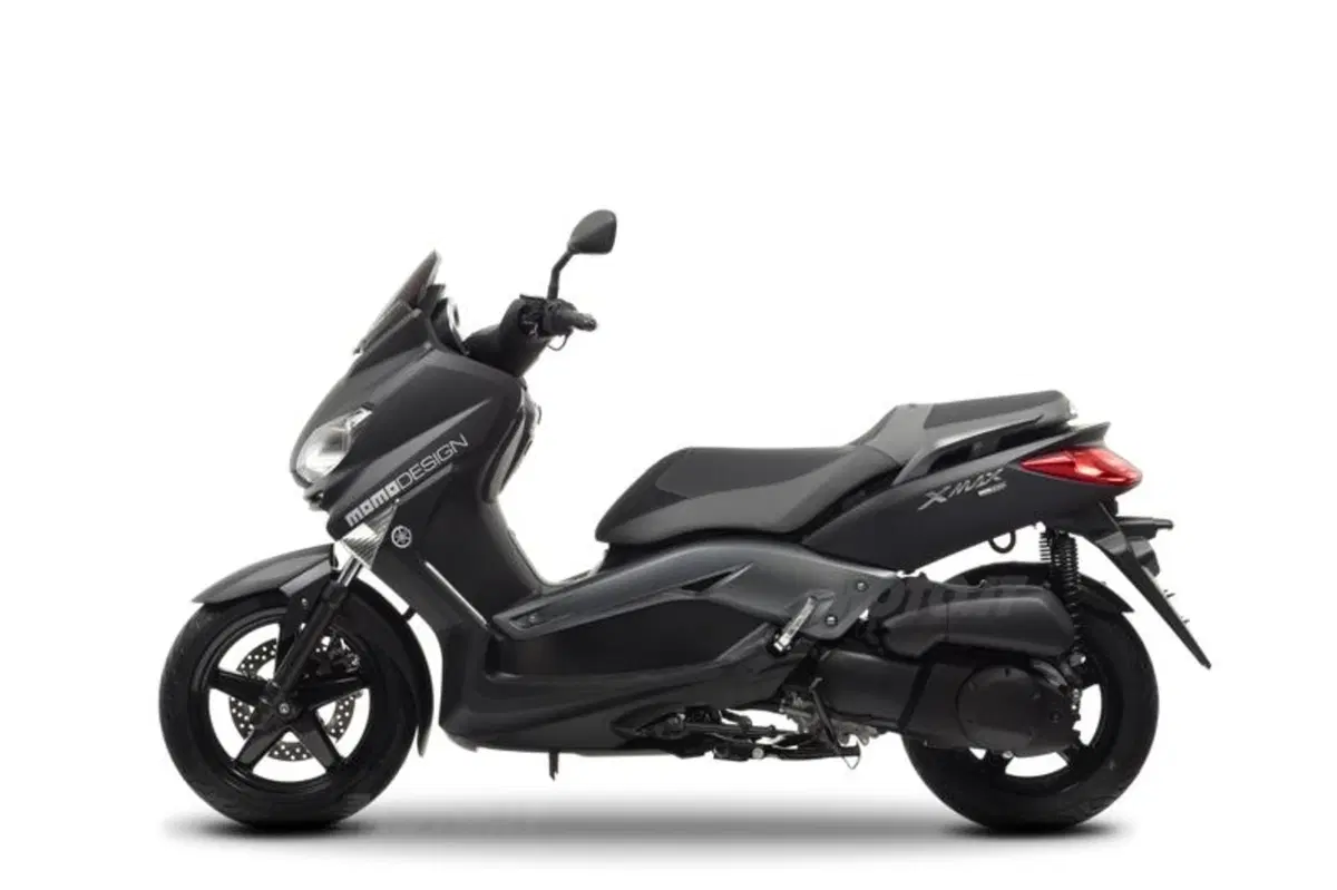 Yamaha X-MAX 250 MOMODESIGN (4)