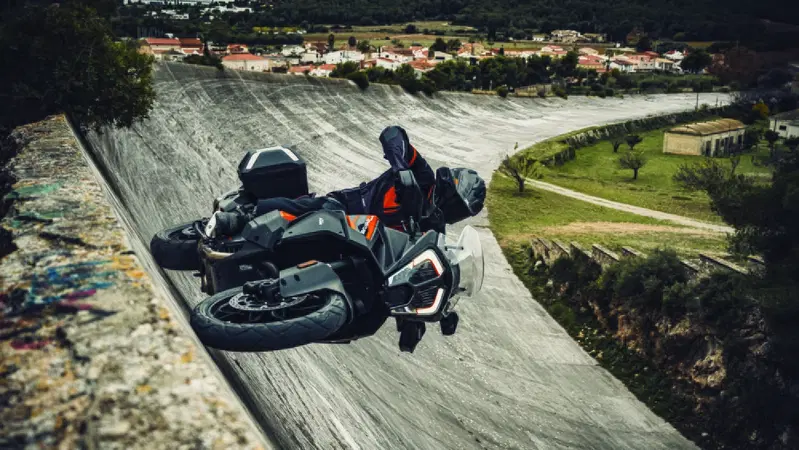 Mitas: primo equipaggiamento sulla KTM 1290 Super Adventure S