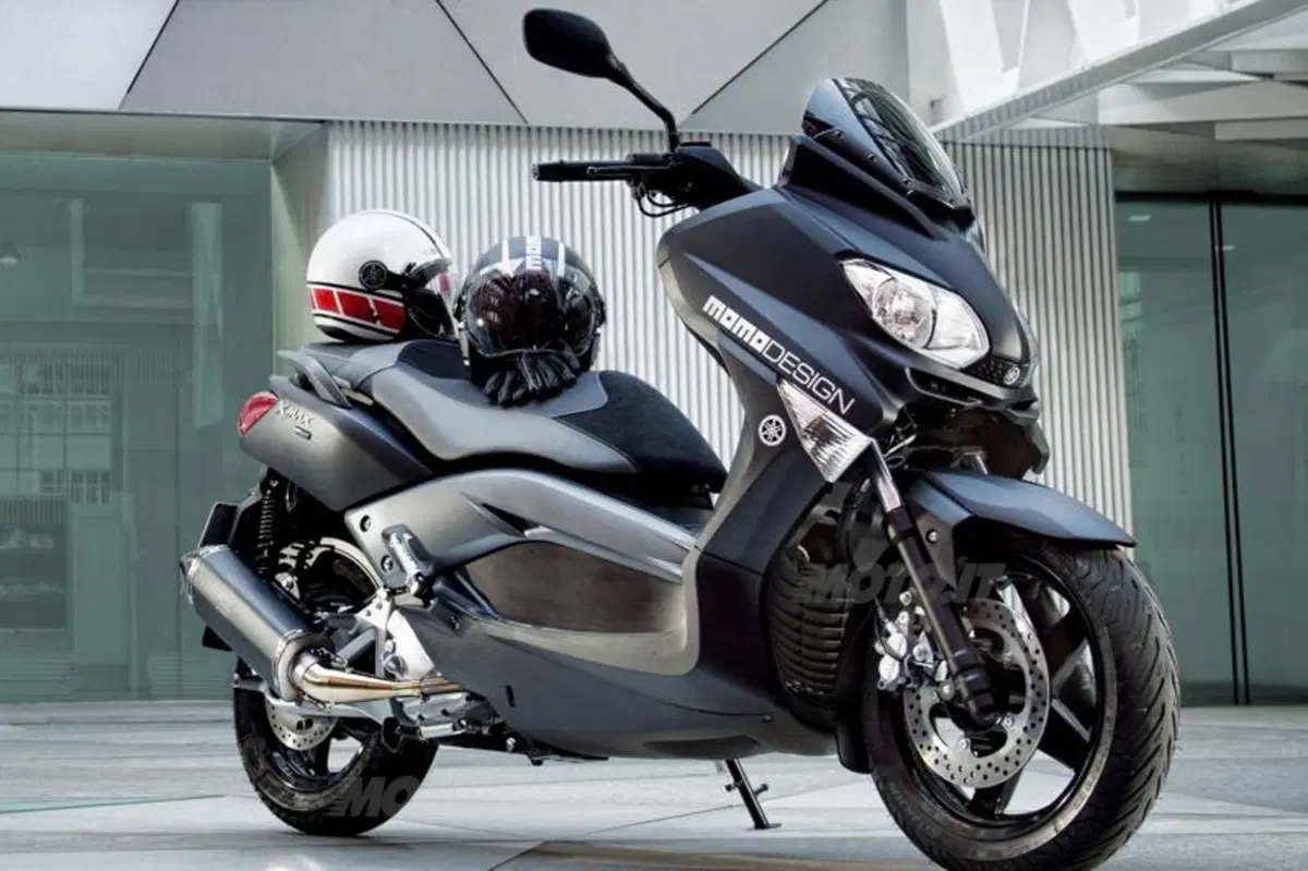 Yamaha X-MAX 250 MOMODESIGN (7)