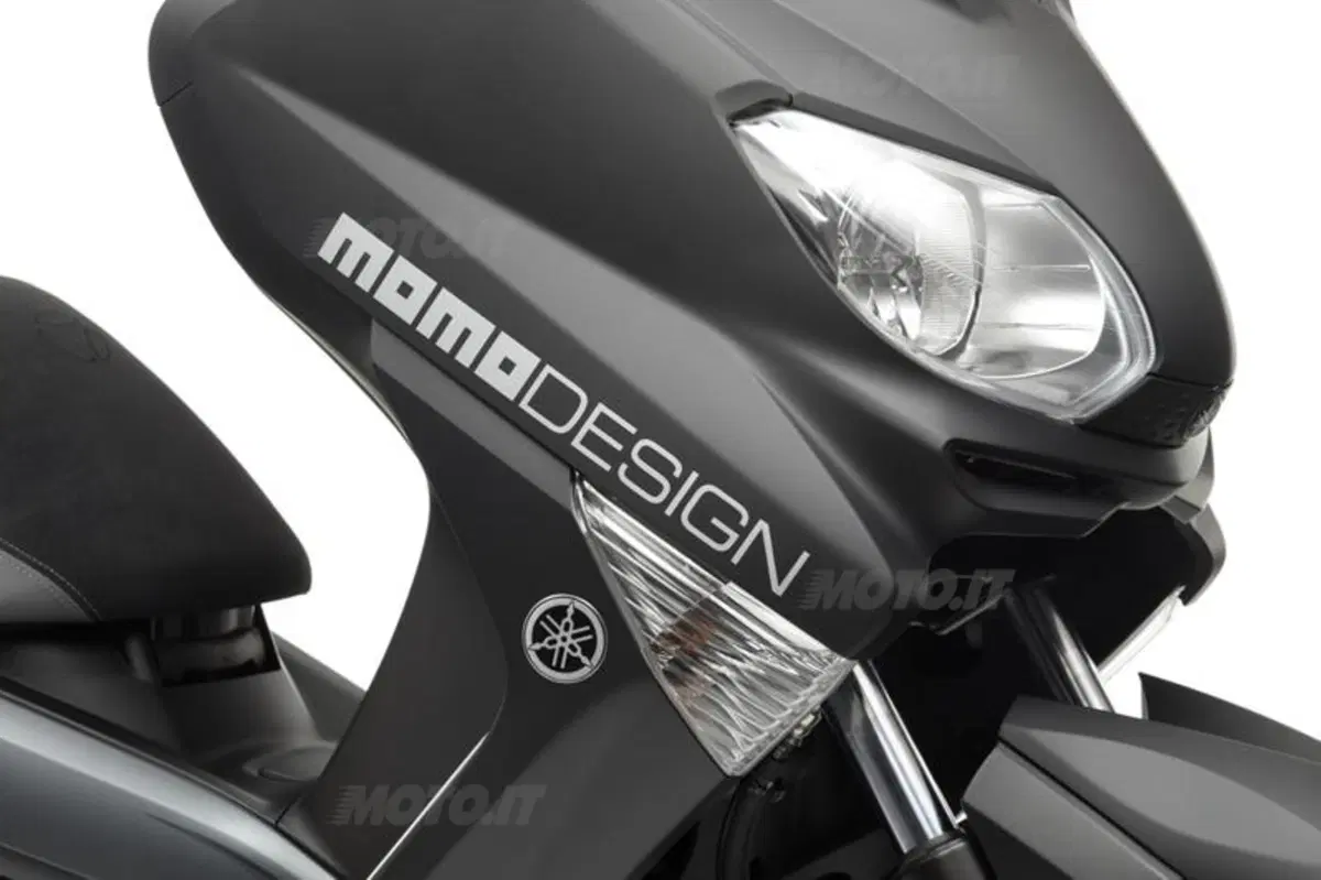 Yamaha X-MAX 250 MOMODESIGN (9)
