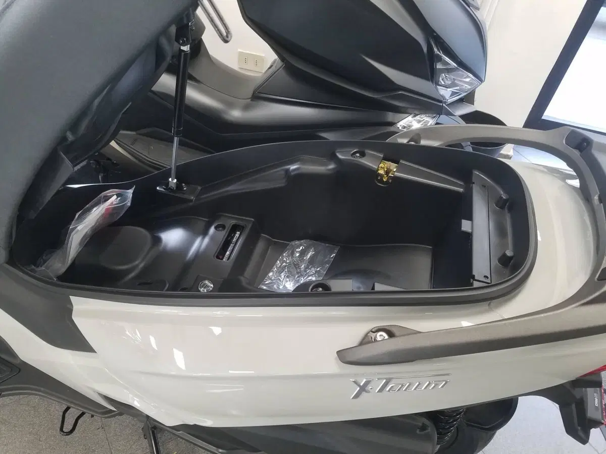 Kymco X-Town 300i (2021 - 24) (4)