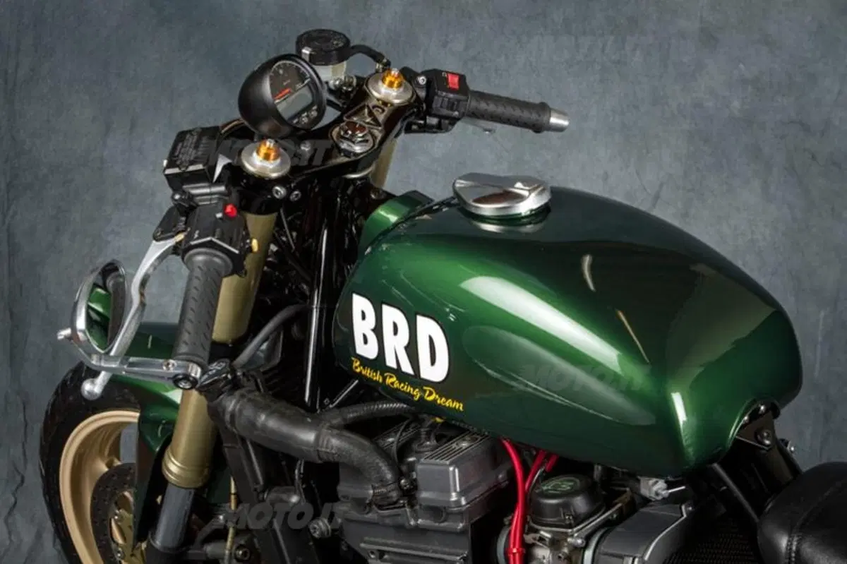 Mr. Martini BRD 900: la resurrezione di una Triumph (8)