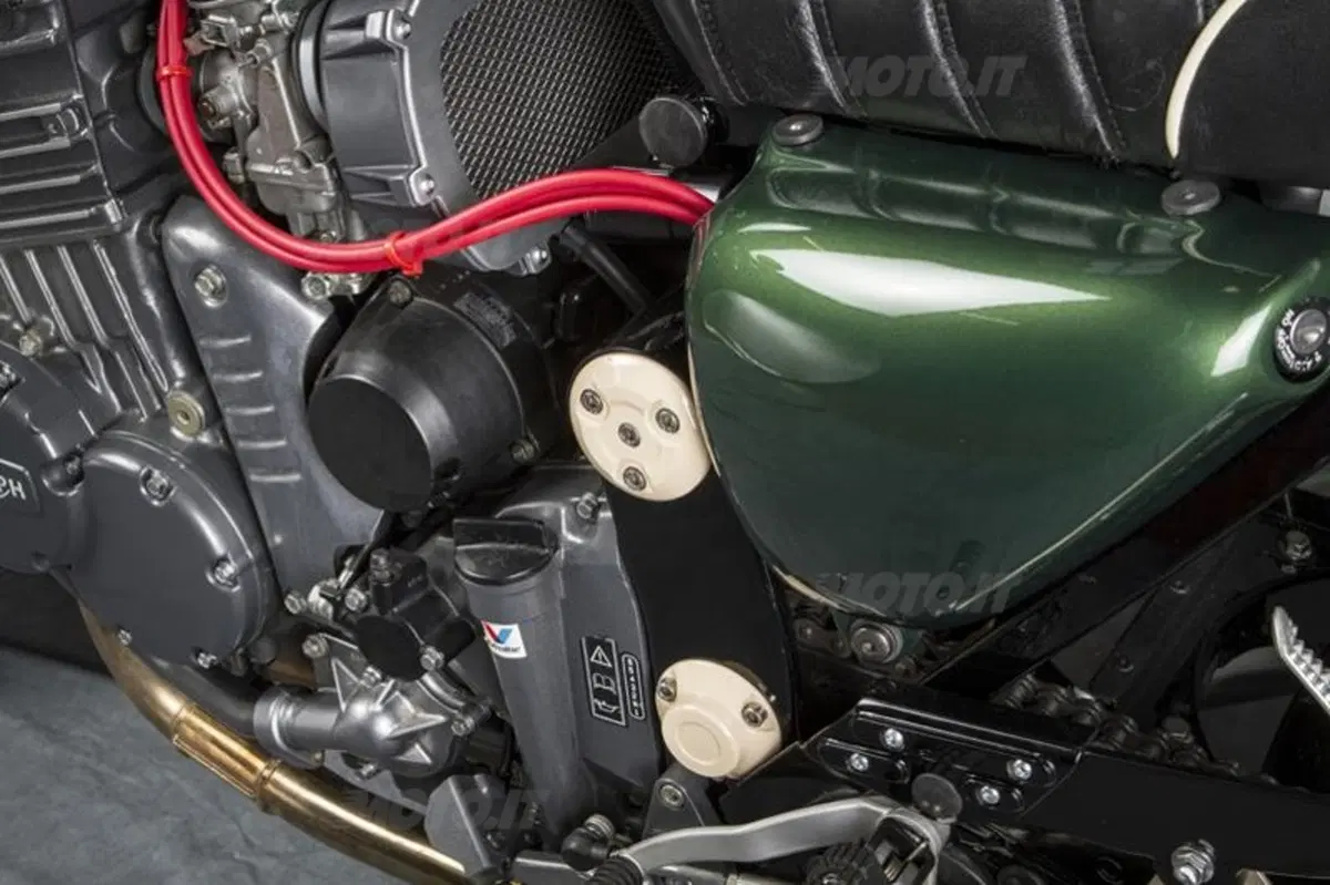 Mr. Martini BRD 900: la resurrezione di una Triumph (9)